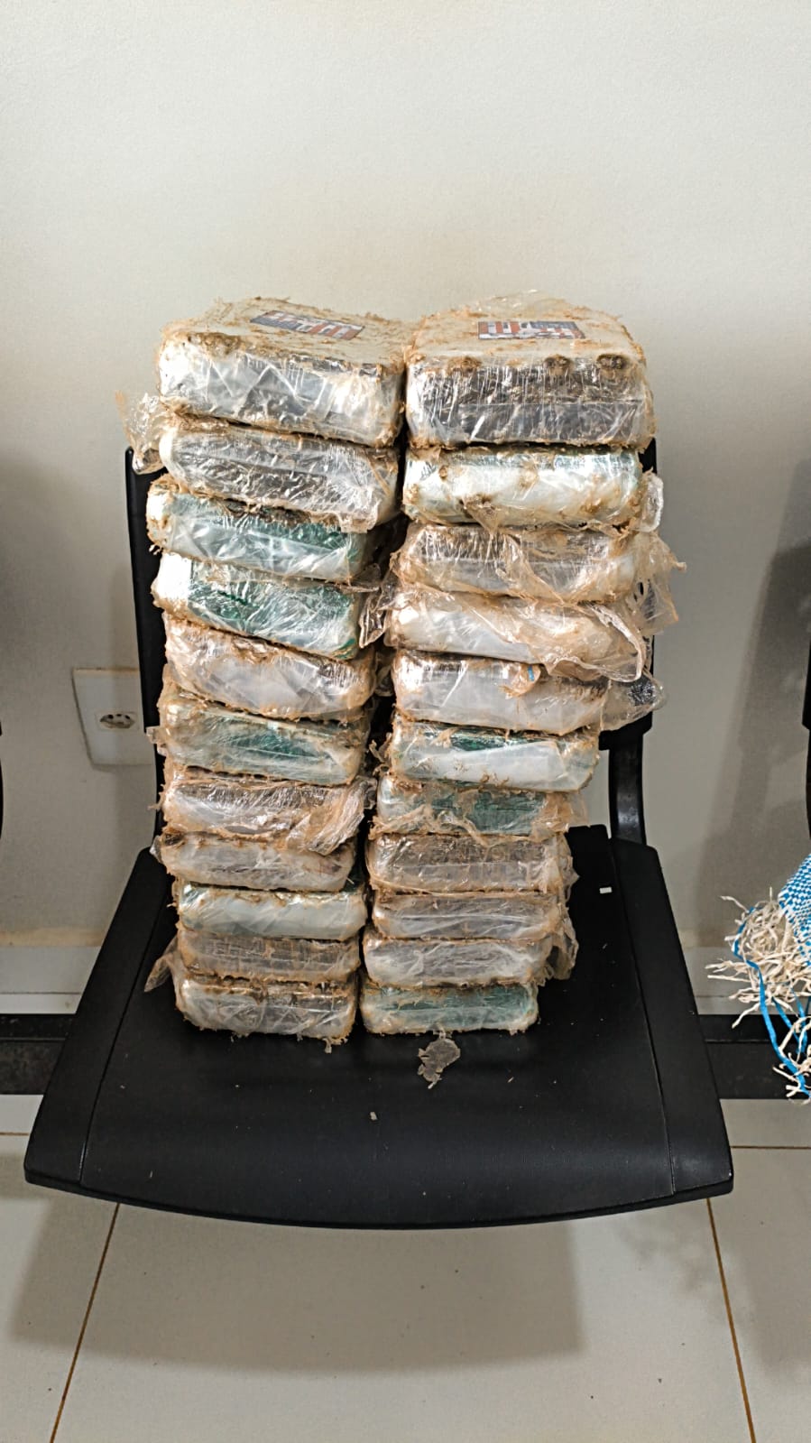 Ação conjunta entre Polícia Civil e Polícia Militar resulta na apreensão de mais de 22 quilos de maconha em Plácido de Castro