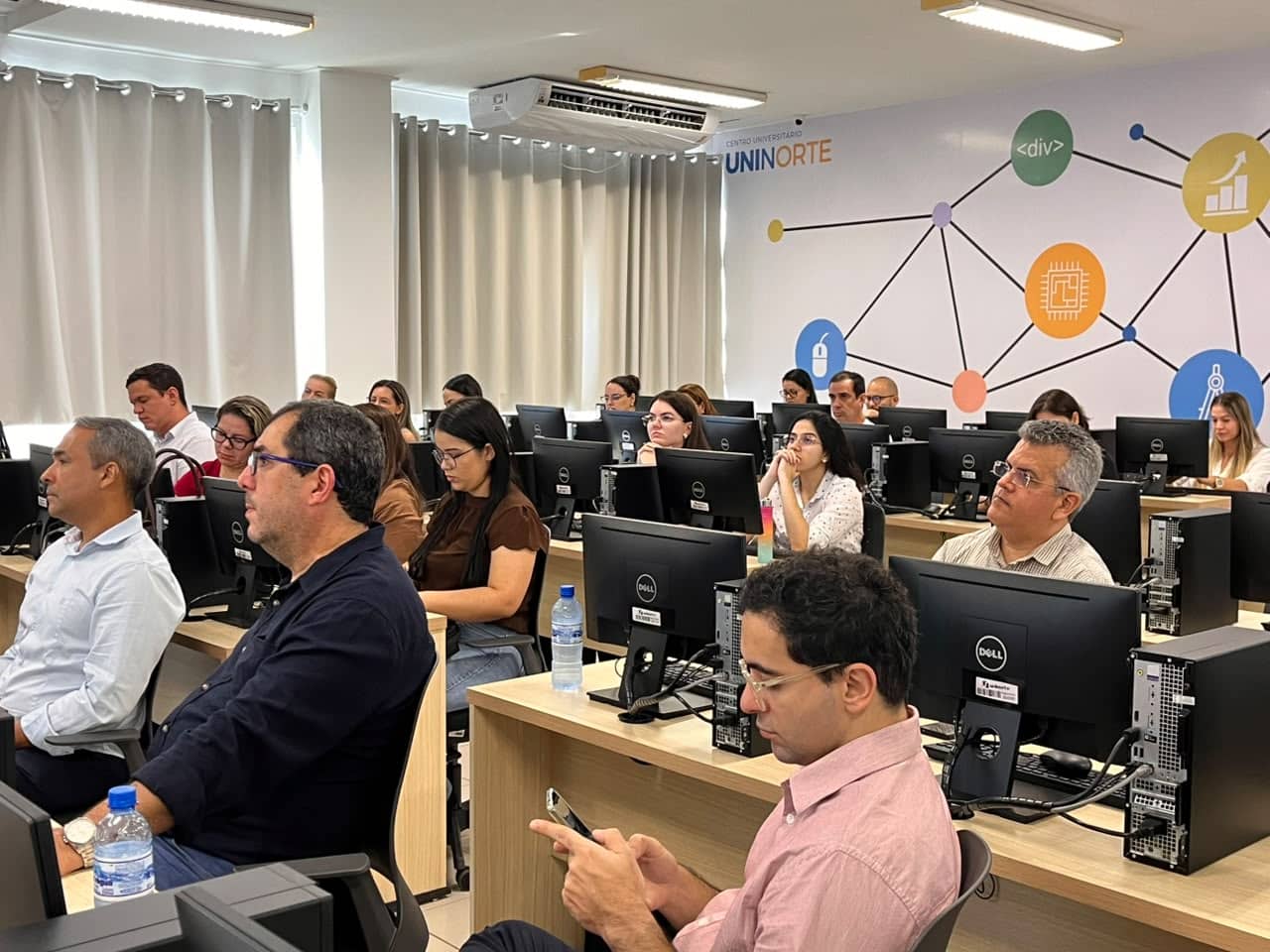 Seplan inicia capacitação para implantação do Simulador do Ranking de Competitividade do CLP no Acre
