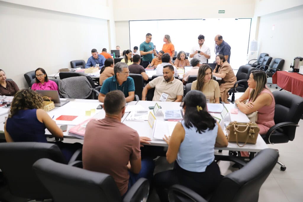 Estado e Municípios do Acre concluem ciclo de formação para elaboração dos novos Planos Decenais de Educação
