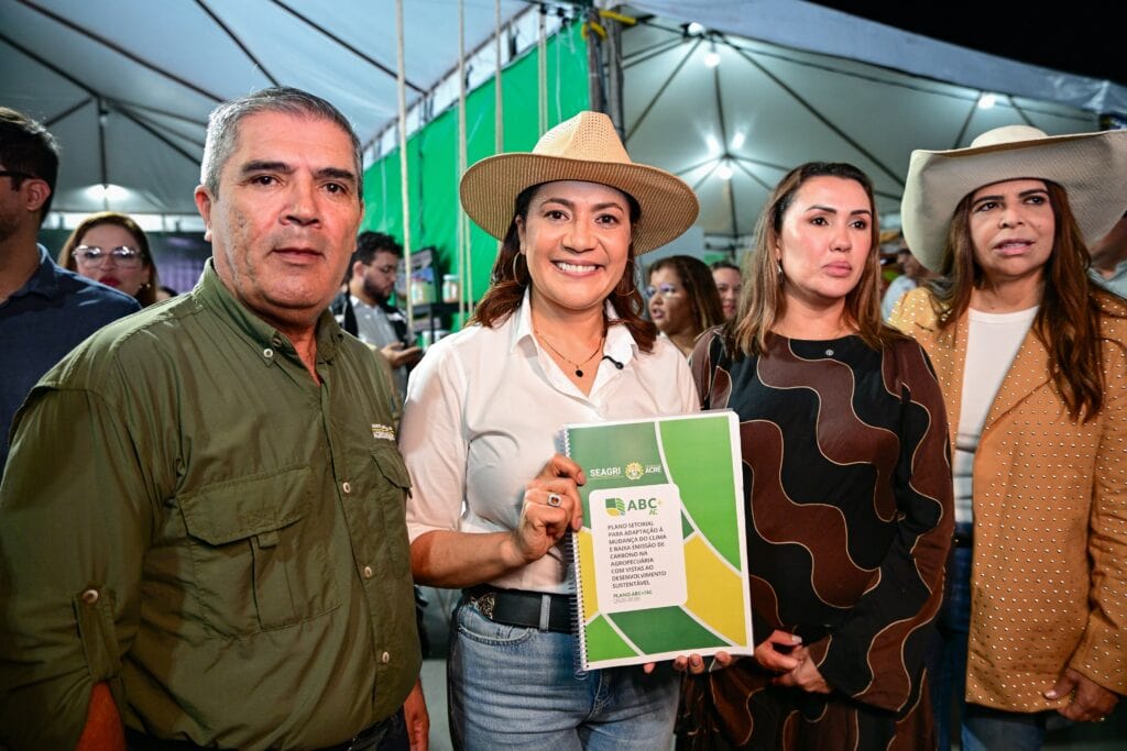 Governadora Mailza lança plano com foco na promoção de sistemas produtivos sustentáveis na Expoacre Juruá