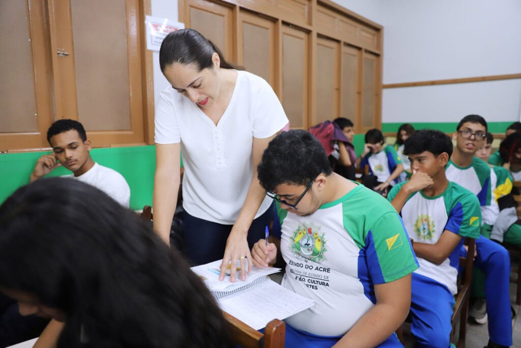 Estado convoca candidatos do concurso da Educação para inspeção médica e entrega de documentos