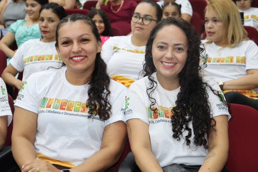 Governo certifica 101 mulheres em cursos de qualificação profissional em Rio Branco