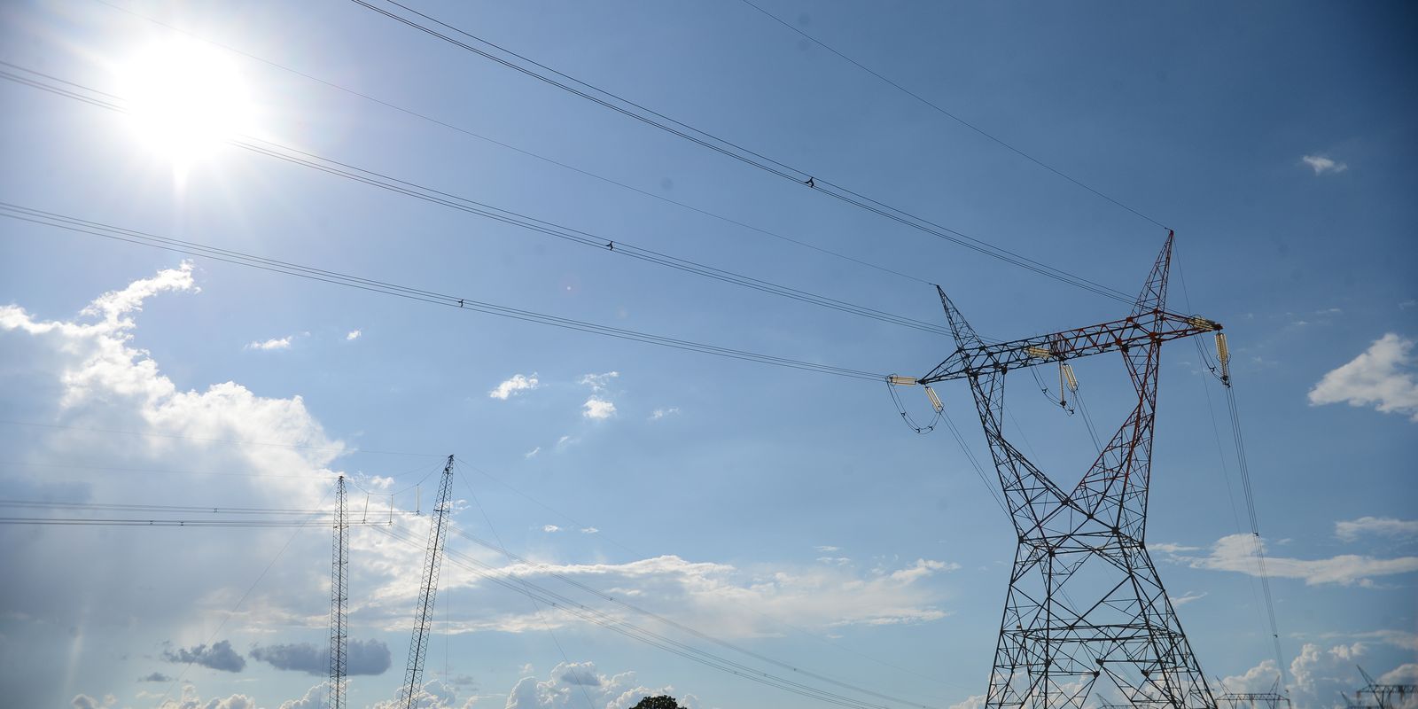 Aneel leiloa mais quatro lotes de transmissão de energia