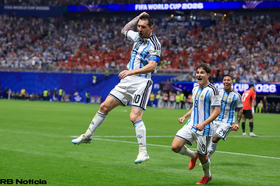Messi atinge Copa mais artilheira da carreira com gol sobre o Egito