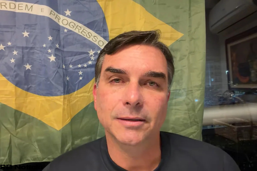 Flávio: Moraes tenta “interferir nas eleições” ao proibir visitas a Bolsonaro