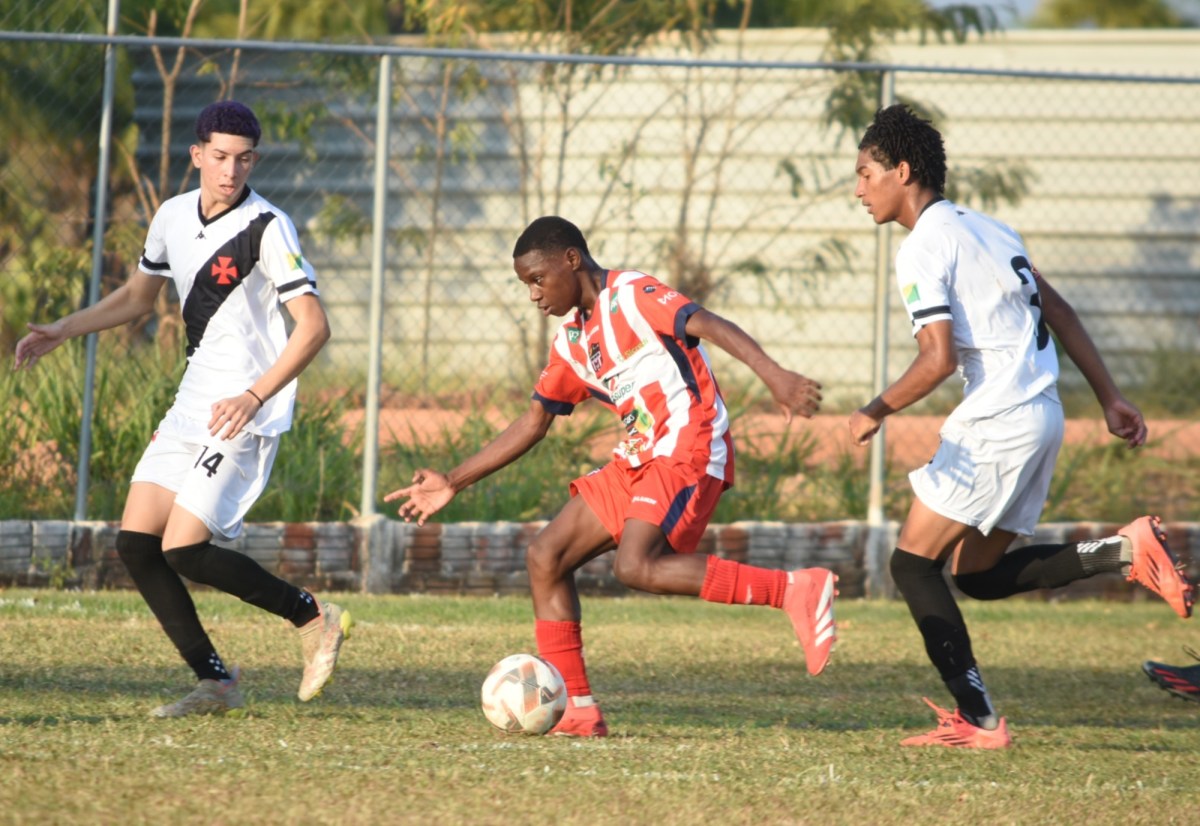 Vasco e Santa Cruz abrem nesta quinta-feira o Campeonato Sub-17