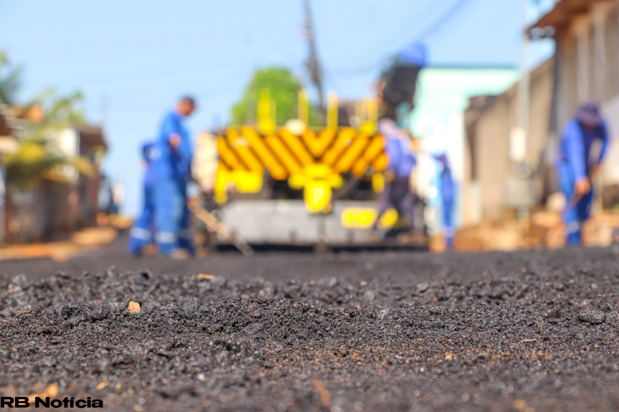 Prefeitura intensifica recuperação de ruas e avança com recapeamento no bairro Vitória