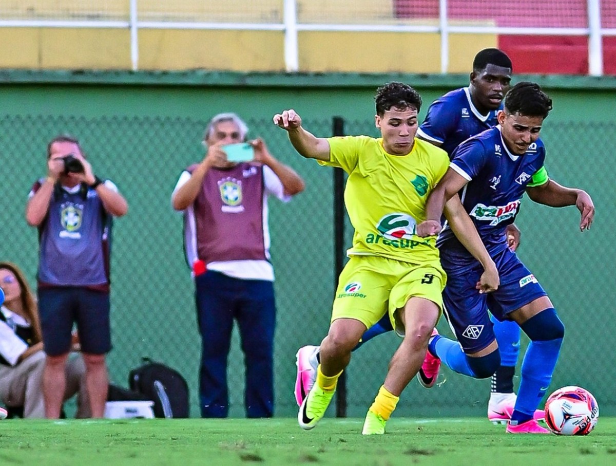 Atlético goleia o Náuas na estreia da 2ª Divisão