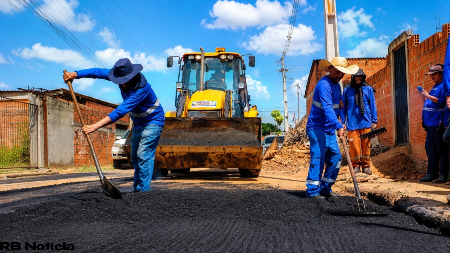 Prefeitura de Rio Branco amplia recuperação viária na parte alta da cidade com quatro equipes de obras