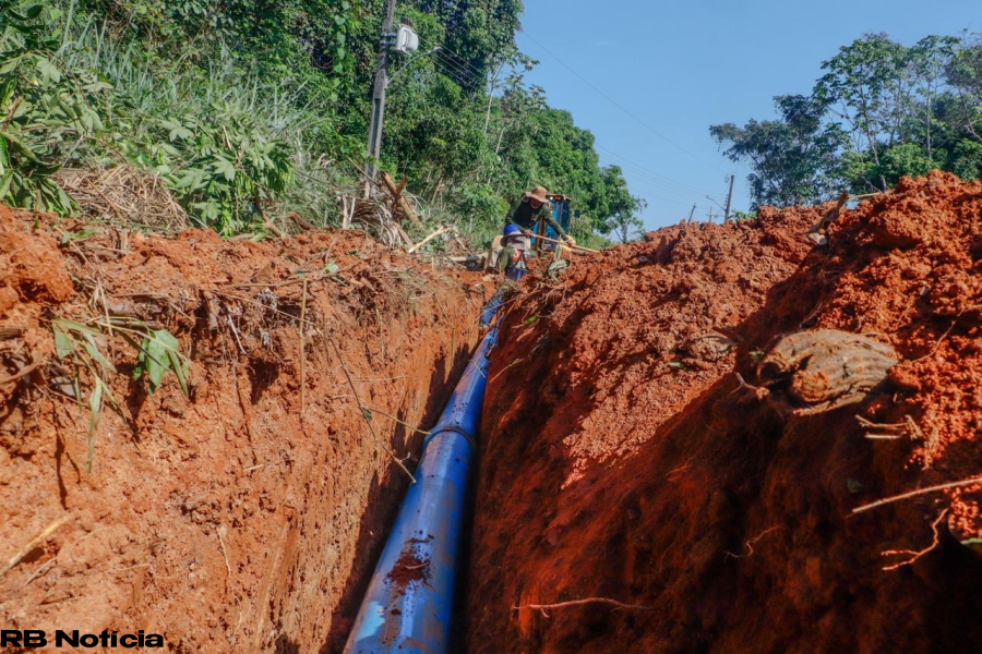 Prefeitura de Rio Branco reforça rede de abastecimento de água na Estrada Aquiles Peret e beneficia mais de 900 famílias