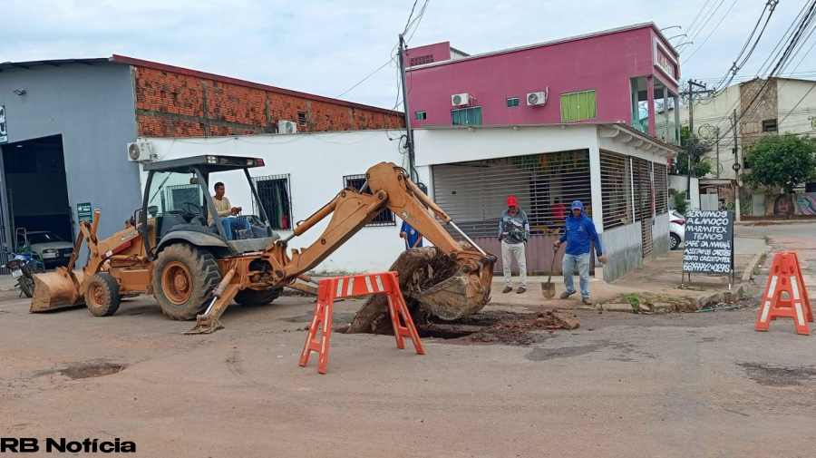 Prefeitura realiza manutenção preventiva em registro no Bairro Adalberto Sena para melhorar sistema de abastecimento