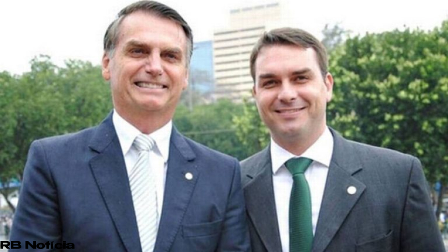 Flávio Bolsonaro pode livrar Jair da pena de 27 anos se for eleito? Veja o que dizem especialistas