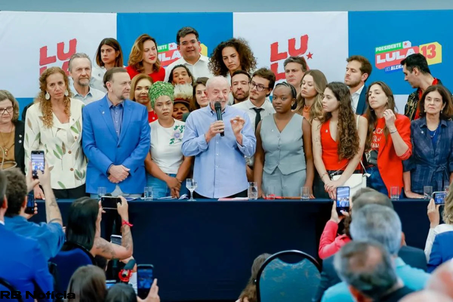 Lula admite erros e diz que fez a 