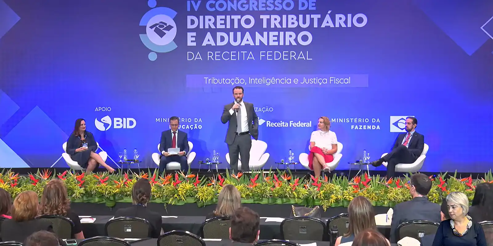 Durigan defende Receita como plataforma de inteligência do Estado