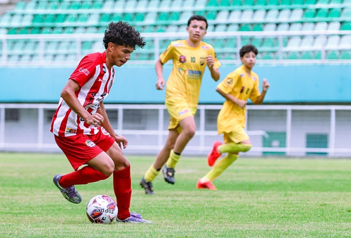 Campeonato Sub-15 com sete partidas neste sábado (17)