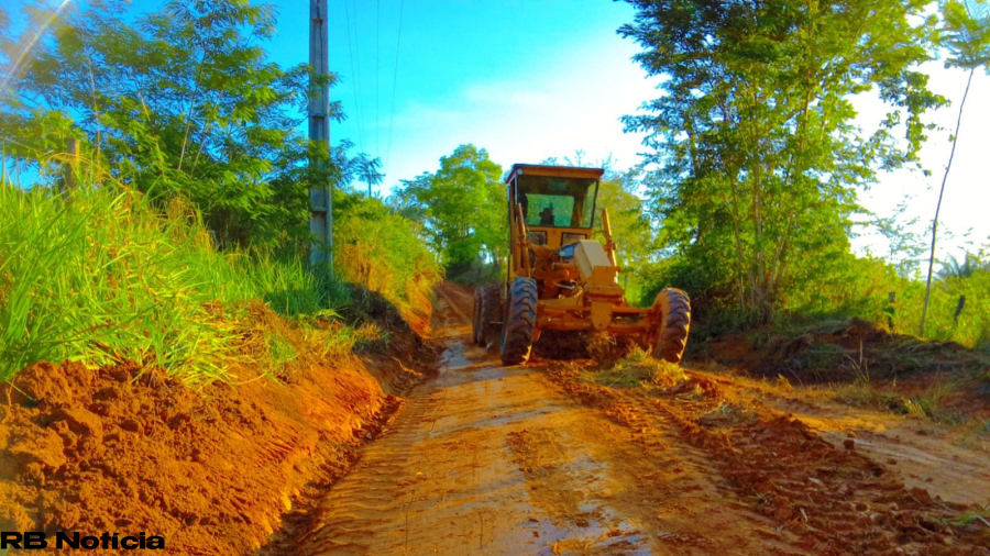 Prefeitura de Rio Branco intensifica manutenção de ramais e garante melhorias na trafegabilidade da zona rural