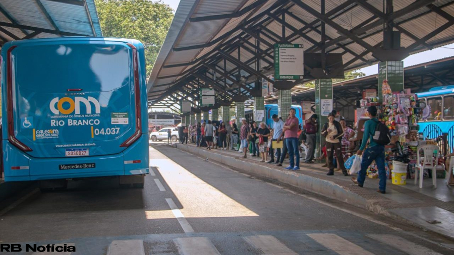 Ônibus do transporte coletivo de Rio Branco apresentam sinais de vandalismo em estruturas internas