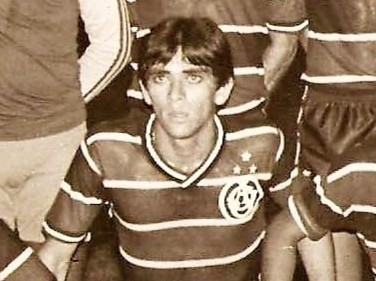 Memórias de Boleiro reconta a história do craque Antônio Júlio