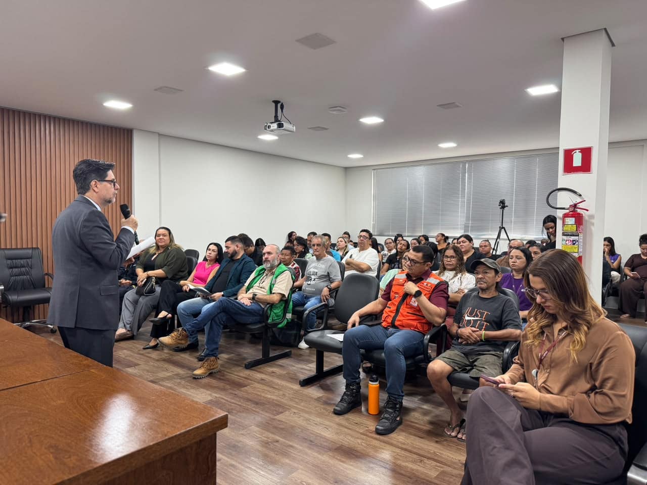 Assistência Social participa de audiência pública sobre moradia digna e enfrentamento ao uso de drogas