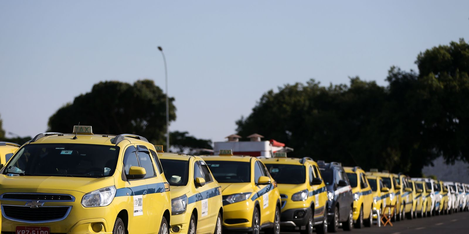 Governo autoriza contrato de R$ 30 bi para motoristas de aplicativos