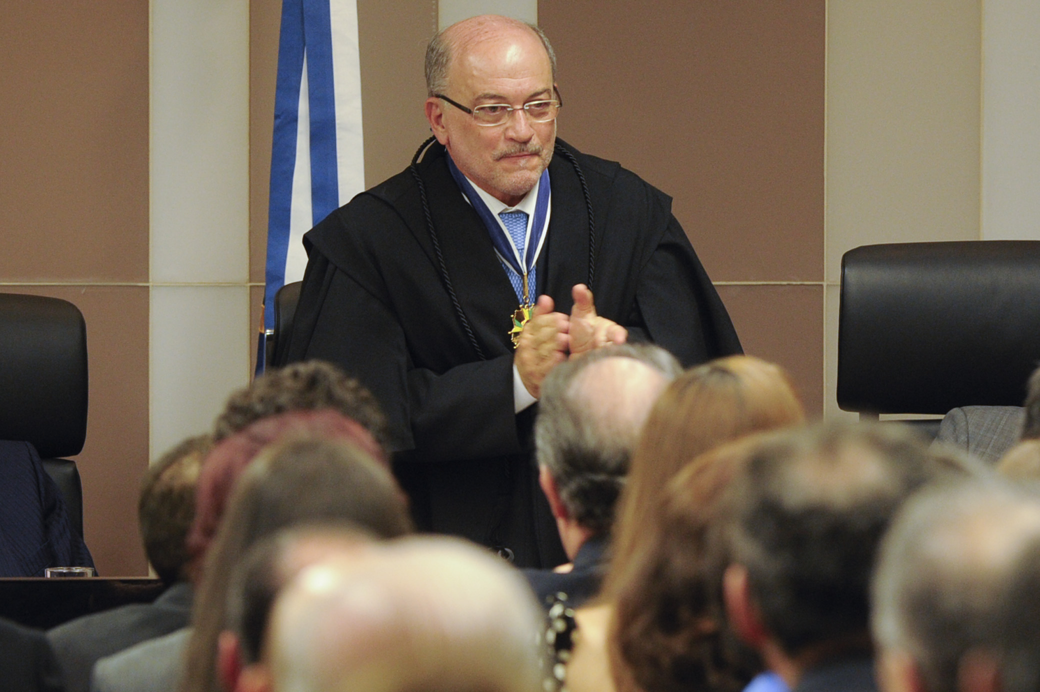 TCU: ministro questiona Cedraz sobre INSS: “Motivos republicanos?”