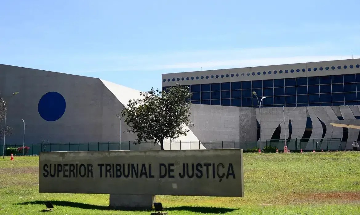 Pela 1ª vez, STJ autoriza gênero neutro em registro civil
