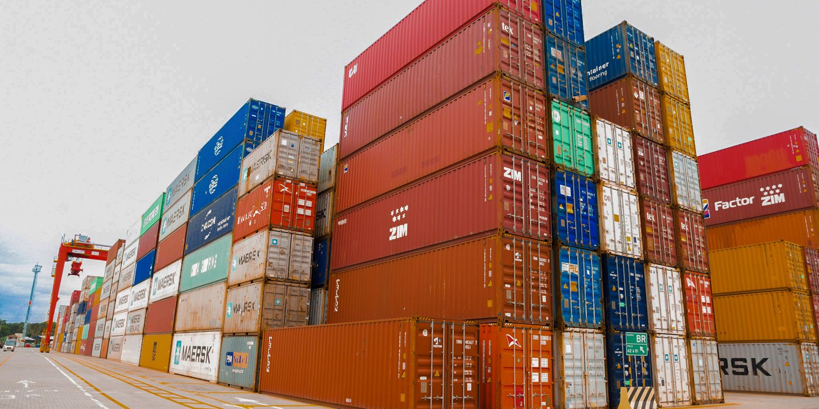 Balança comercial tem superávit de US$ 8,15 bilhões em abril