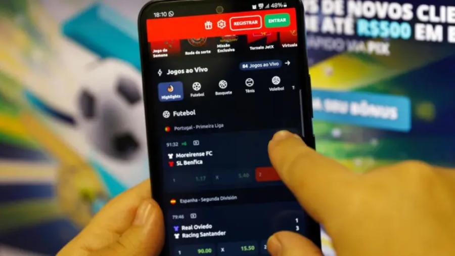 Como 'cambistas de bets' movimentam mercado ilegal milionário e oferecem apostas até para menores