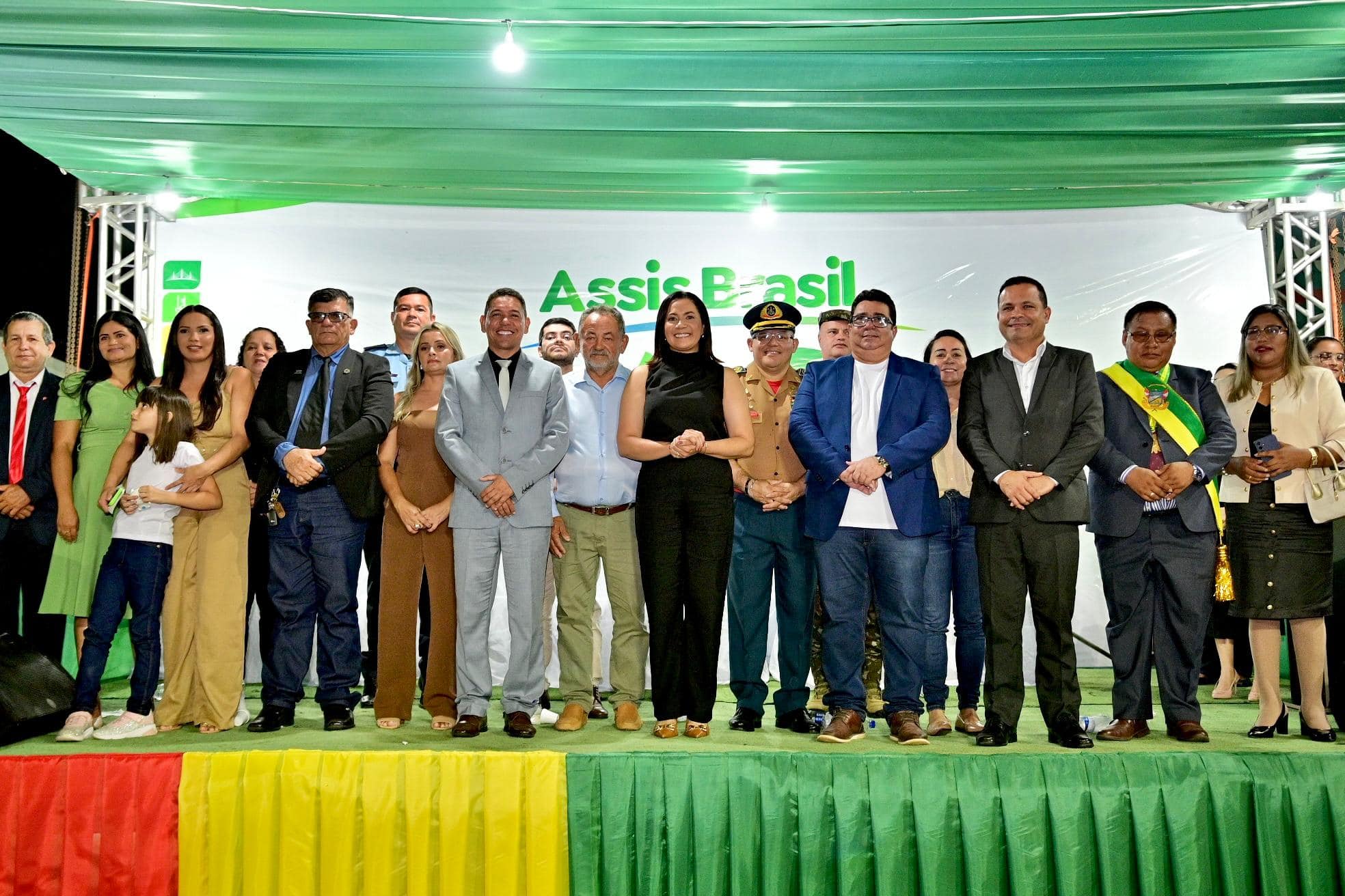 Vice-governadora Mailza prestigia ato cívico pelos 49 anos de emancipação política de Assis Brasil