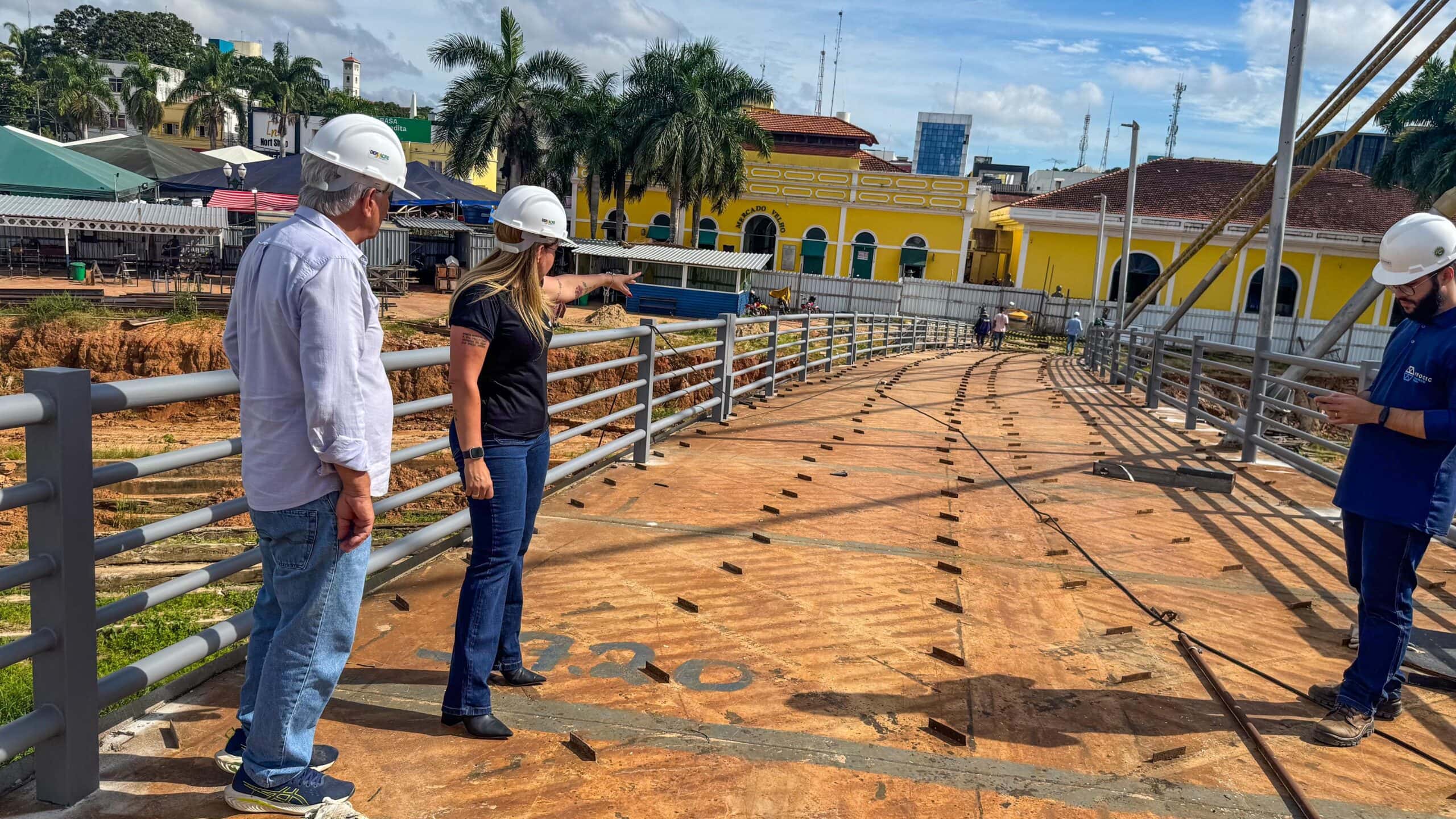 Com foco na segurança dos pedestres, governo realiza reforço estrutural na Passarela Joaquim Macedo