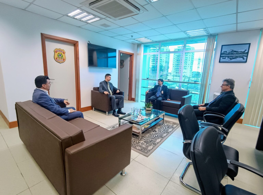 ADEPOL realiza visita institucional à Superintendência da Polícia Federal no Acre