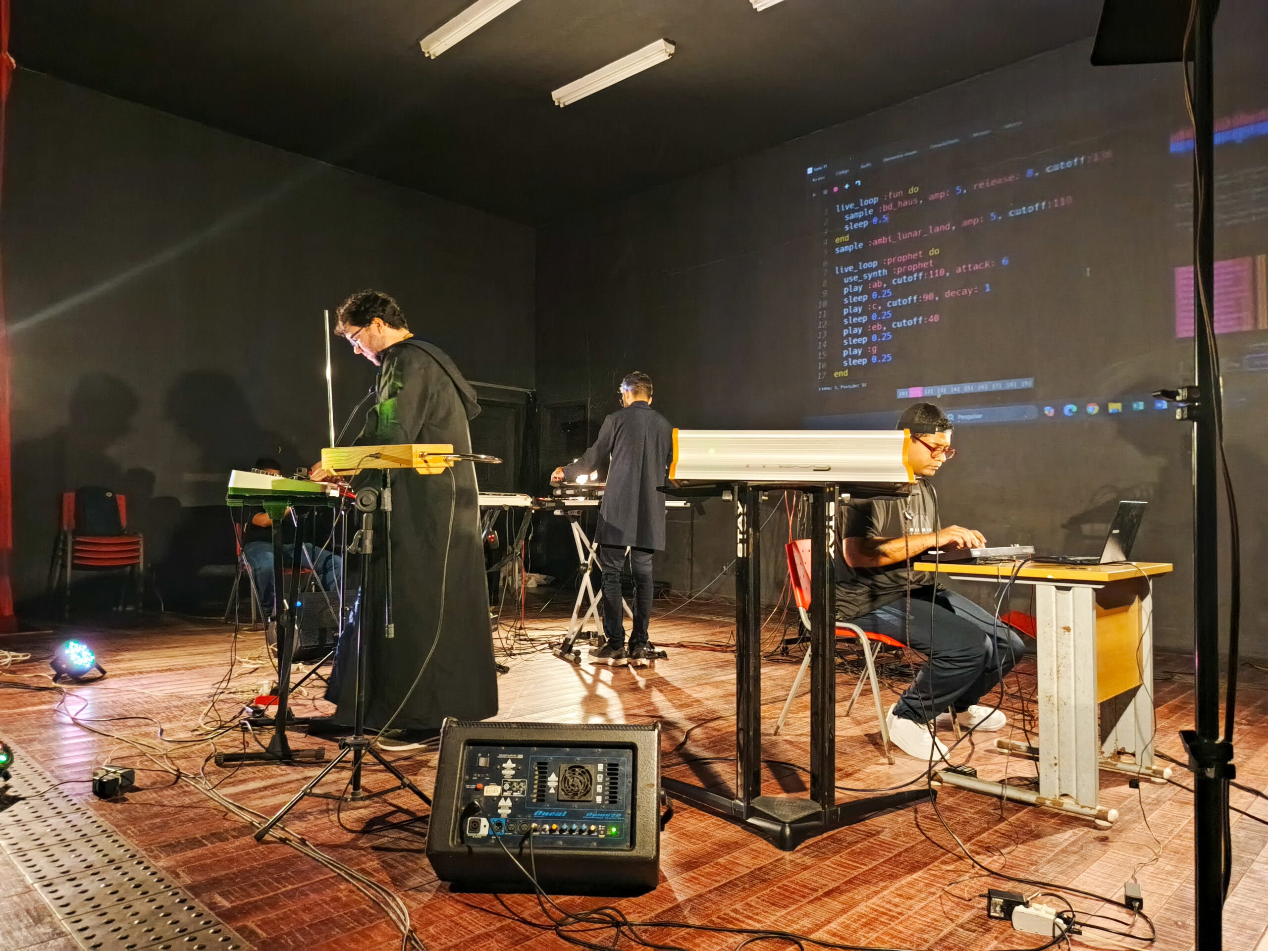 Escola de Música do Acre promove performance com tecnologia e experimentação sonora