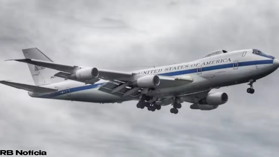 VÍDEO: Como é o ‘avião do juízo final’ que resiste a ataques nucleares e foi acionado pelos EUA