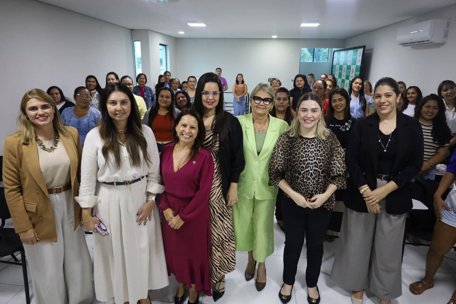 Semulher promove roda de conversa com alunas do programa Impacta Mulher e representante do Conselho Nacional de Justiça