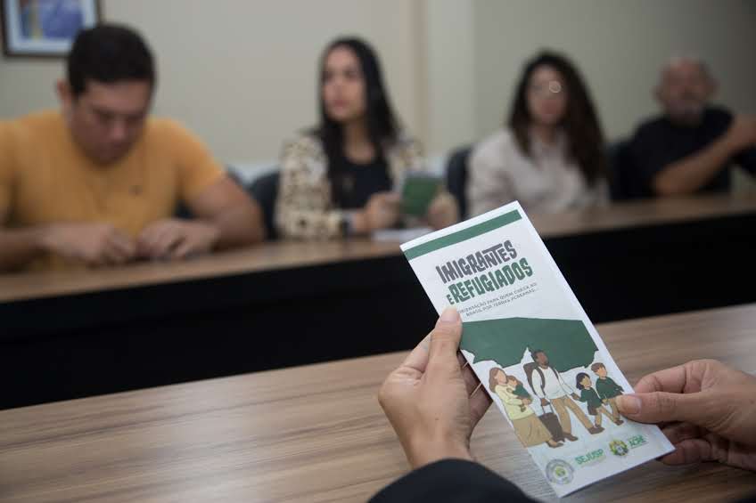 Segurança Pública do Acre lança cartilha para orientar imigrantes e refugiados que entram no Brasil pela fronteira