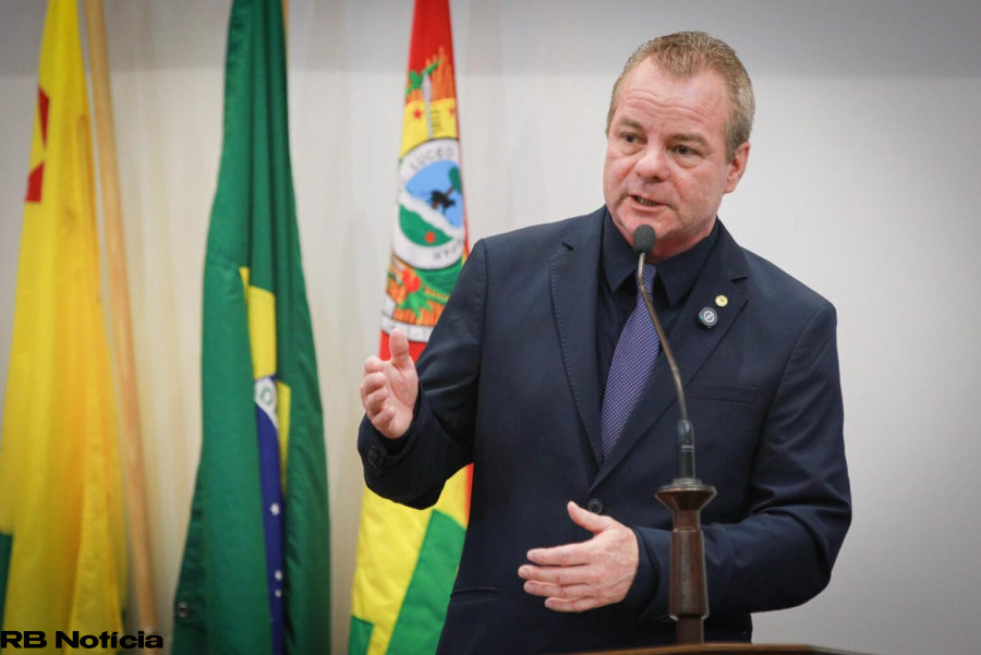 Pedro Longo critica aumento no número de deputados federais e alerta para prejuízos à representatividade do Acre